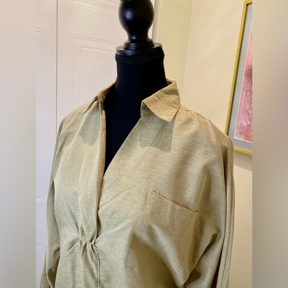 Misslook poly-cotton putty color shirt v-neck & collar/ Pockets & buttons
NWOT - Picture 4 of 11